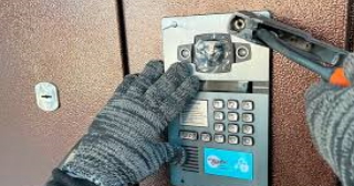 Установка умного домофона в Луге - цены от 2604 руб., условия, монтаж